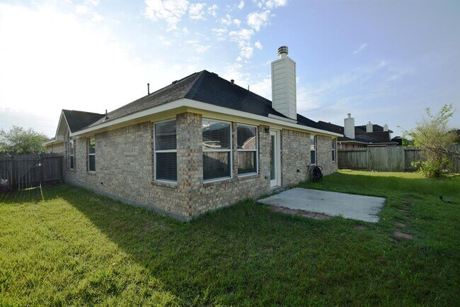 Building Photo - 2420 Quiet Arbor Ln