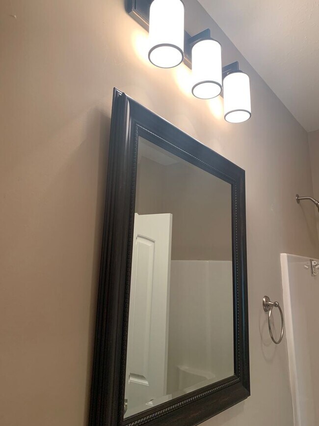 Building Photo - Modern comfort and privacy in the heart of...