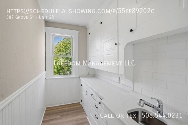Building Photo - 387 Grove St
