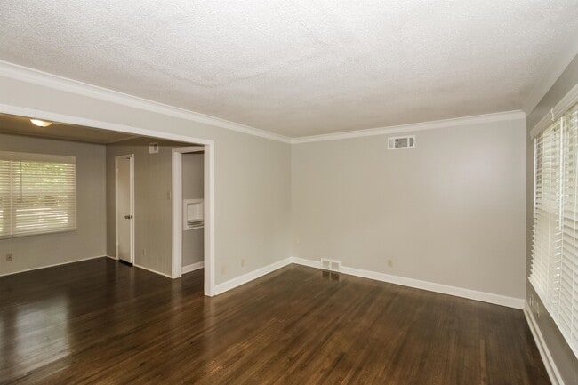 Building Photo - 4570 E Dearing Rd