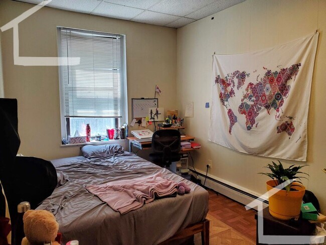 Building Photo - Great 2 Bed Close to BU and Green Line!