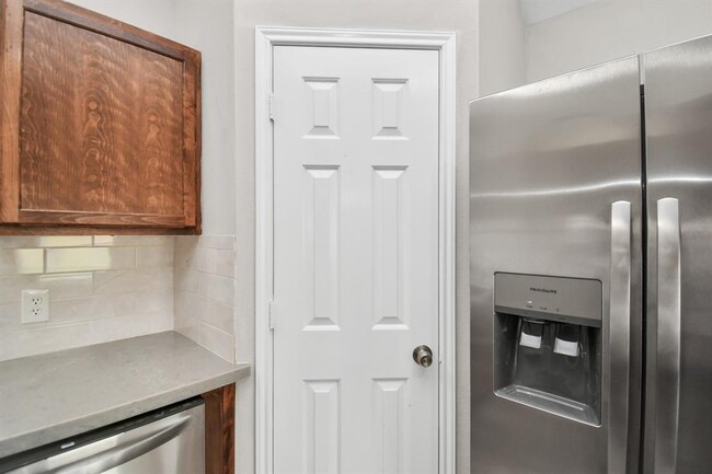 Building Photo - 4511 Coral Rose Ct