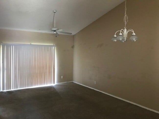 Building Photo - Island Cove Villas at Meadow Woods 1-Story...