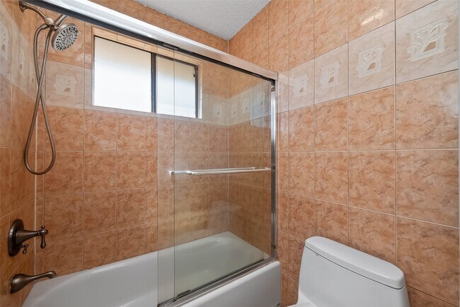 Building Photo - 17634 Huntersglen Cir