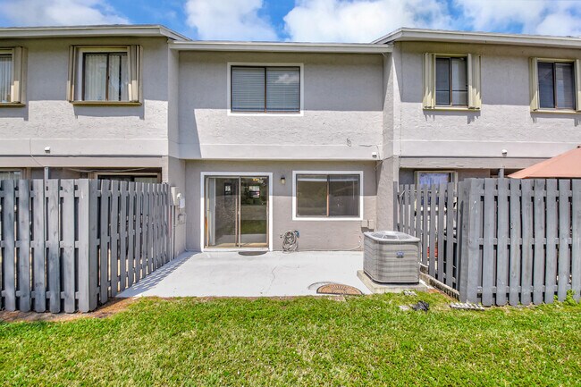 Building Photo - 1506 Wharf Ln