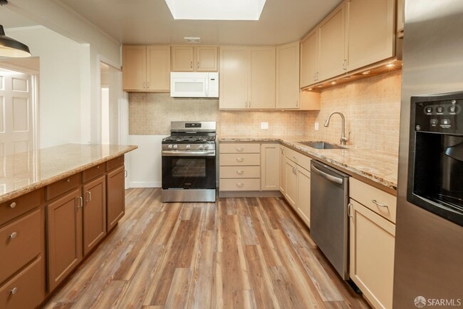 Building Photo - 316 Bridgeview Dr