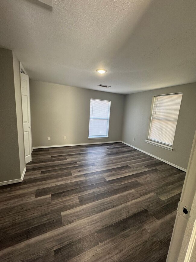 Building Photo - 3P- North 41st Street