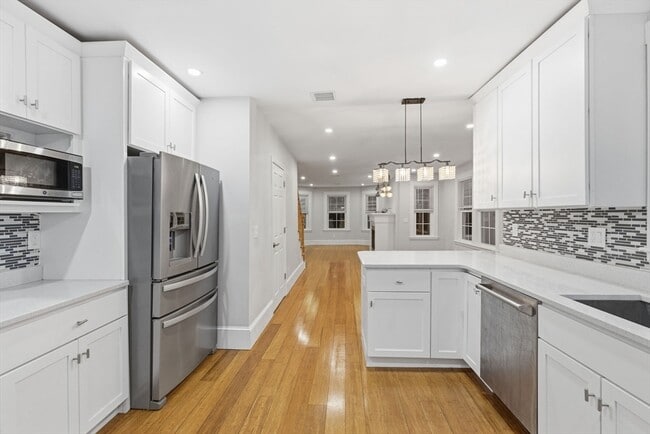 Building Photo - 318 Concord Ave