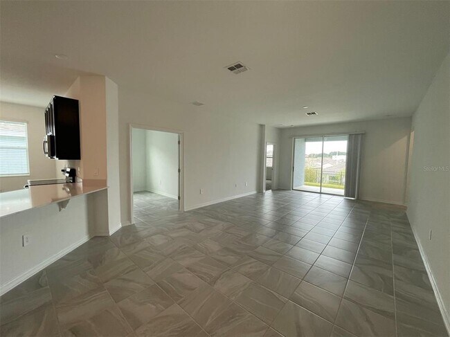 Building Photo - 835 Ofanto Wy