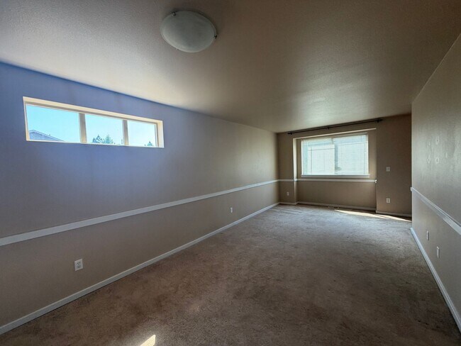 Building Photo - 9411 10th Ave Ct E