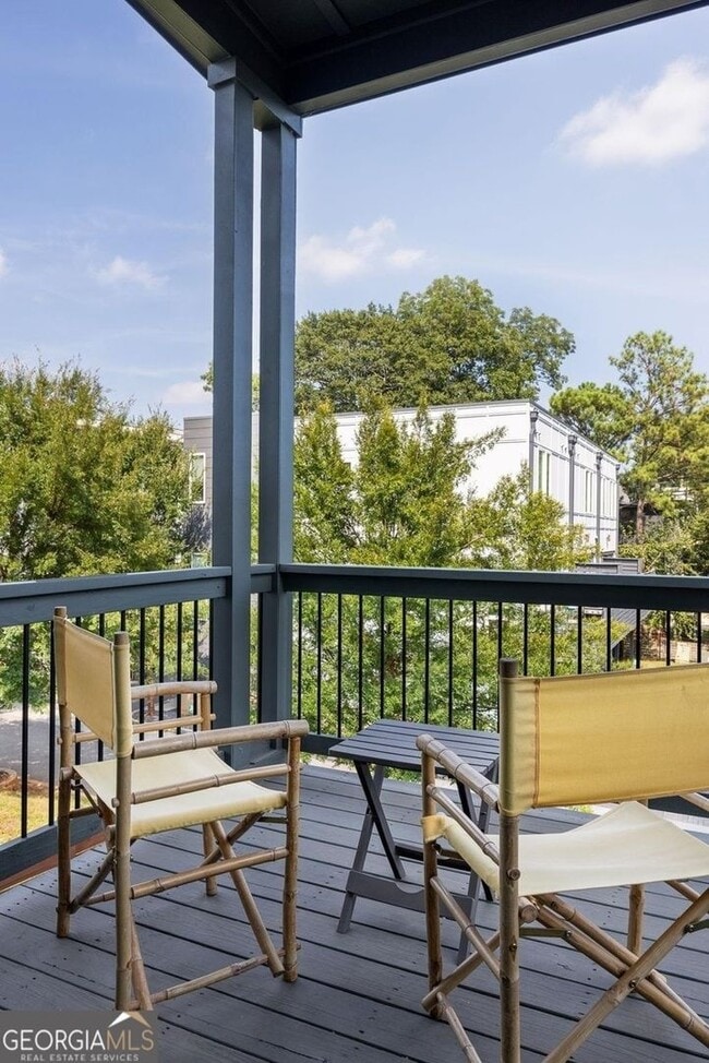 Building Photo - 239 Lowry St NE