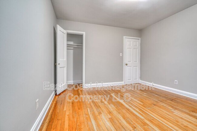 Building Photo - 9616 Mason Ave