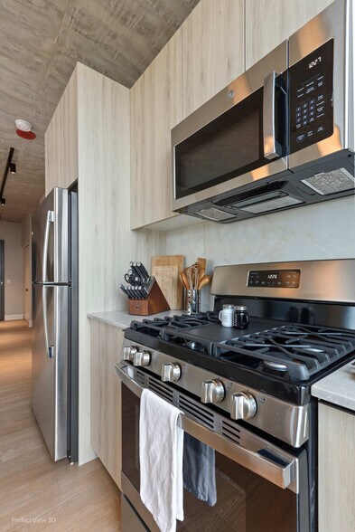 Building Photo - 1050 W Van Buren St