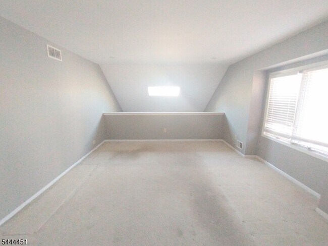 Building Photo - 55 Clarken Dr