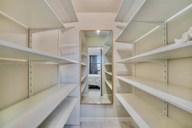 Building Photo - 605 Ives Dairy Rd