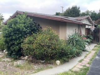Private Entry - 8507 Fullbright Ave