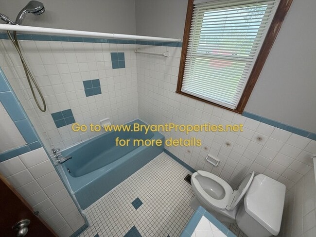 Building Photo - Single Home