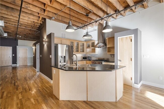 Building Photo - 411 Brazos St