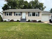 Building Photo - 3 bedroom, 1.5 bath, newly renovated ranch home in Hockessin