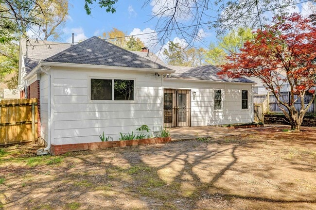 Building Photo - 3607 Highland Park Pl