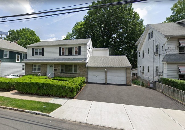 Primary Photo - 100 S Valley Rd