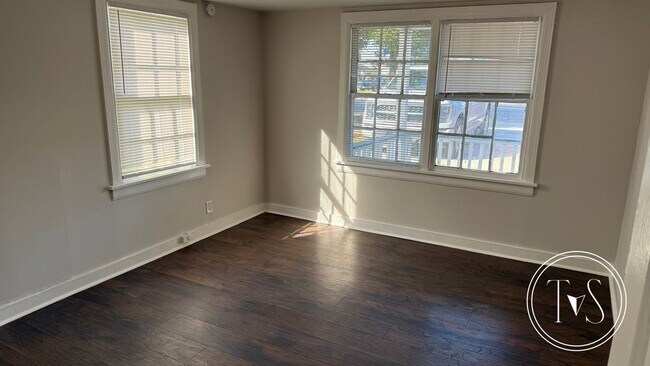 Building Photo - 3706 Montgomery St