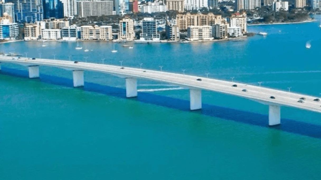 Ringling Bridge 1.5 miles away - 850 S Tamiami Trl