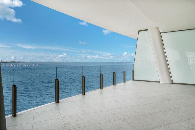 Building Photo - 5 Grove Isle Dr