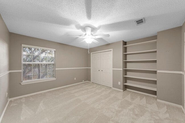 Building Photo - 7705 Case Dr