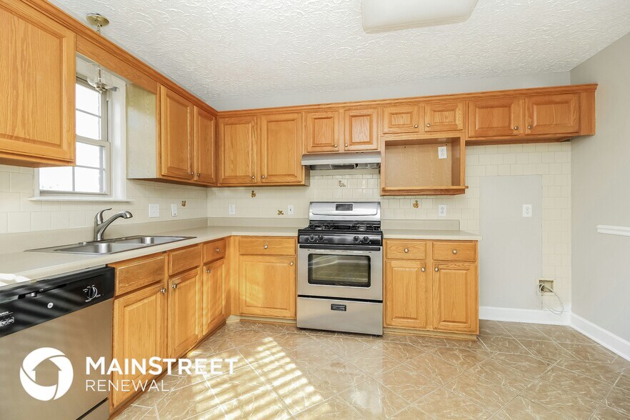 Building Photo - 115 Cedar Forest Dr