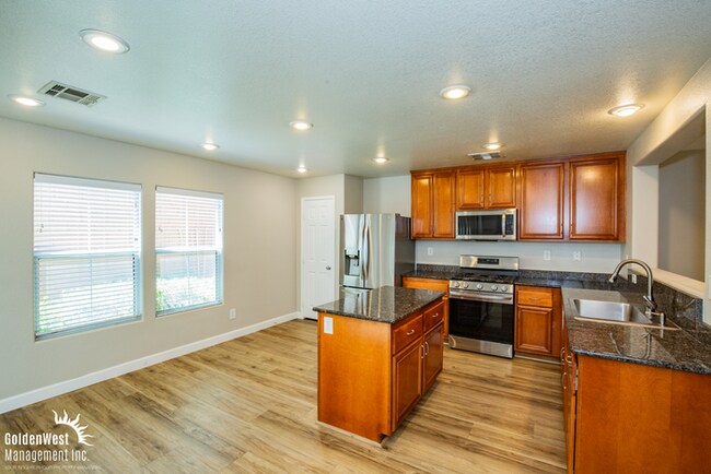Building Photo - Beautiful 3Bdm 2.5Ba Home in Las Vegas!