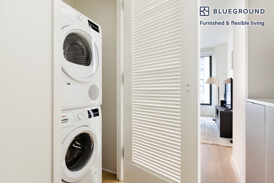 Building Photo - 244 W 29th St