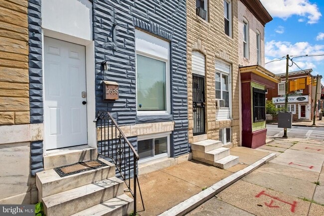 Building Photo - 2638 E Monument St