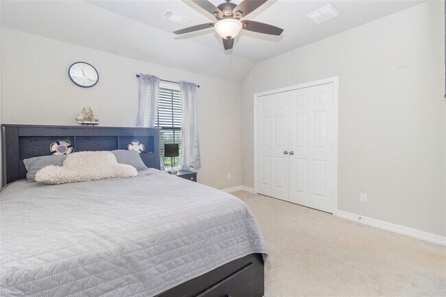 Building Photo - 3010 Flora Manor Dr