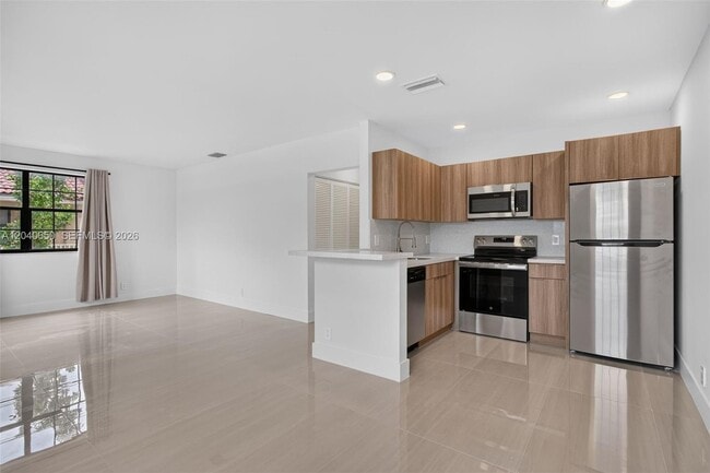 Building Photo - 2830 Coral Springs Dr
