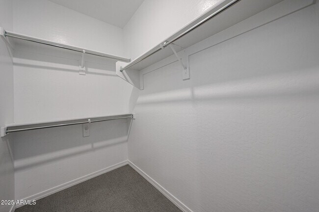 Building Photo - 3813 E Branham Ln