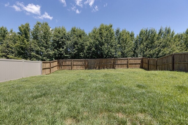 Building Photo - **Stunning 3BE/2.5BA home in a stellar nei...