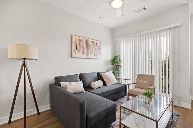 Building Photo - 1201 W Whitestone Blvd