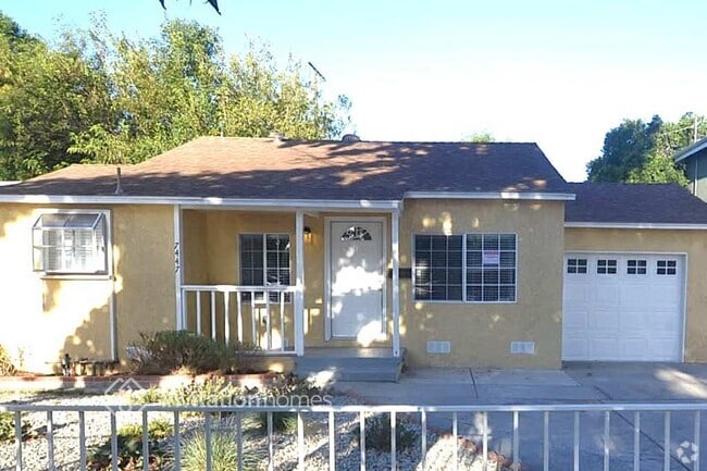 Building Photo - 7447 Loma Verde Ave