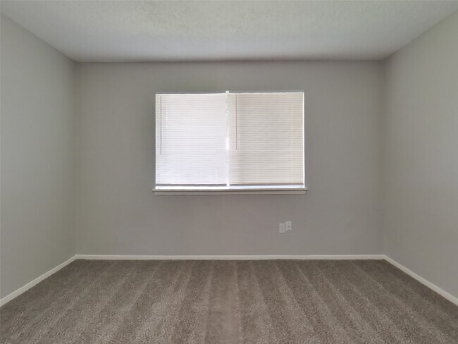 Building Photo - 6329 Porterway Dr