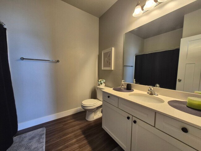Building Photo - Charming 3 Bed Riverton Condo Minutes from Mountain View Village!!!