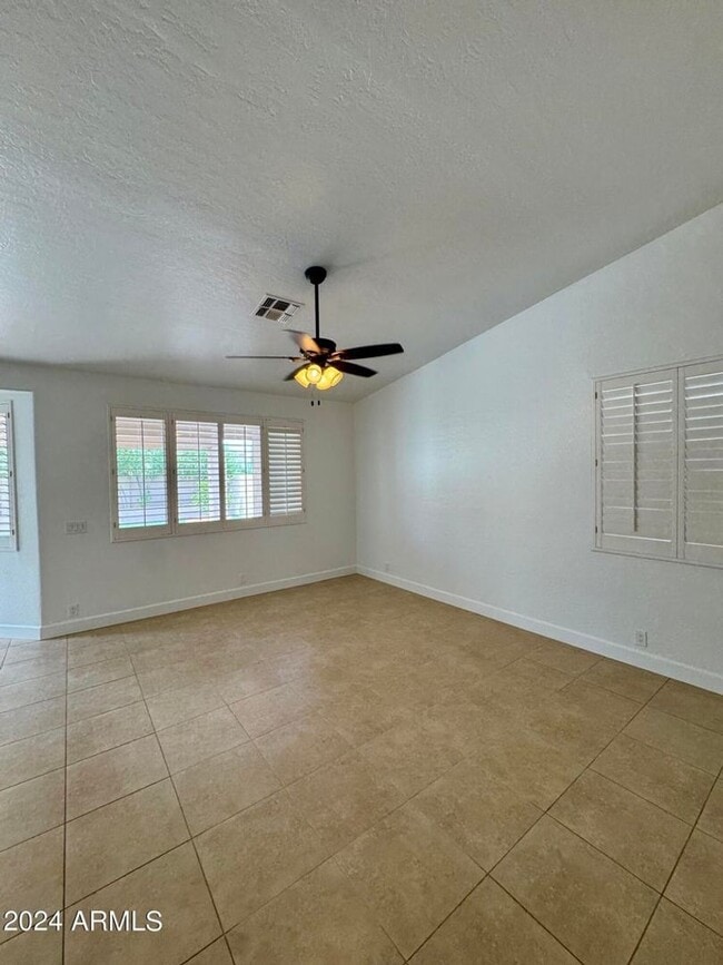 Building Photo - 1649 E Tradewind Ct