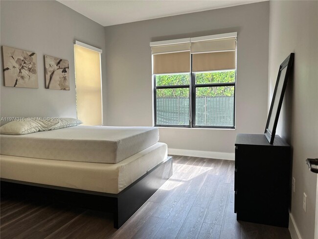 Building Photo - 3278 W 97th Terrace