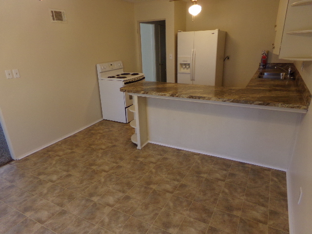 Building Photo - Newly Remodeled 3 Level Duplex off 24th an...