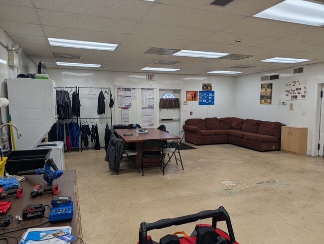 Building Photo - 1500 Wilson Ave