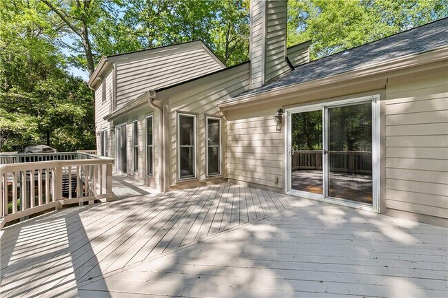 Building Photo - 755 Nile Dr