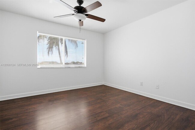 Building Photo - 17530 SW 139th Ct