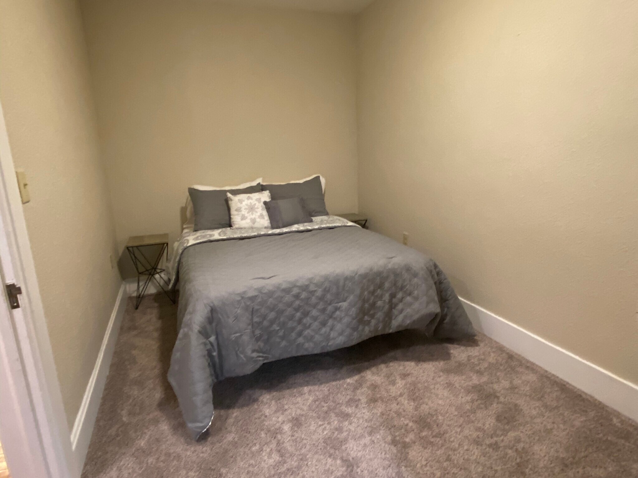 Bedroom - 118 Pine St