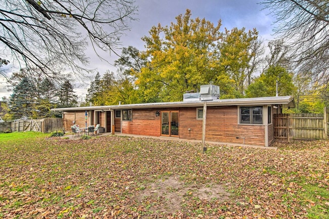 Building Photo - 1003 N Rd