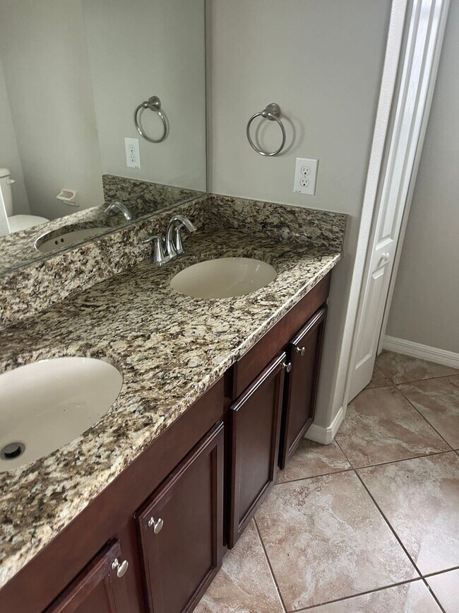 Building Photo - Lovely 3 bedroom 2 bath home in rUSKIN